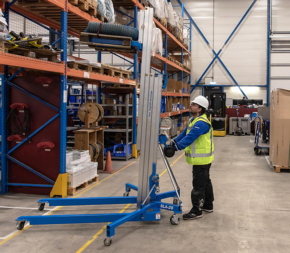 SLA 20 Material Lift